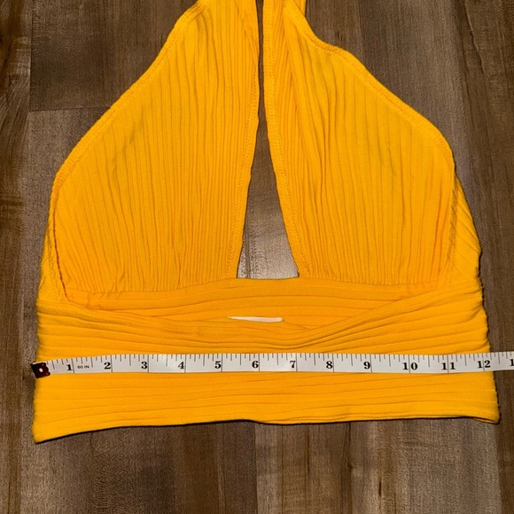 Callahan Knitwear Mimi Halter Crop Top in Yellow Size Small - Picture 5 of 8